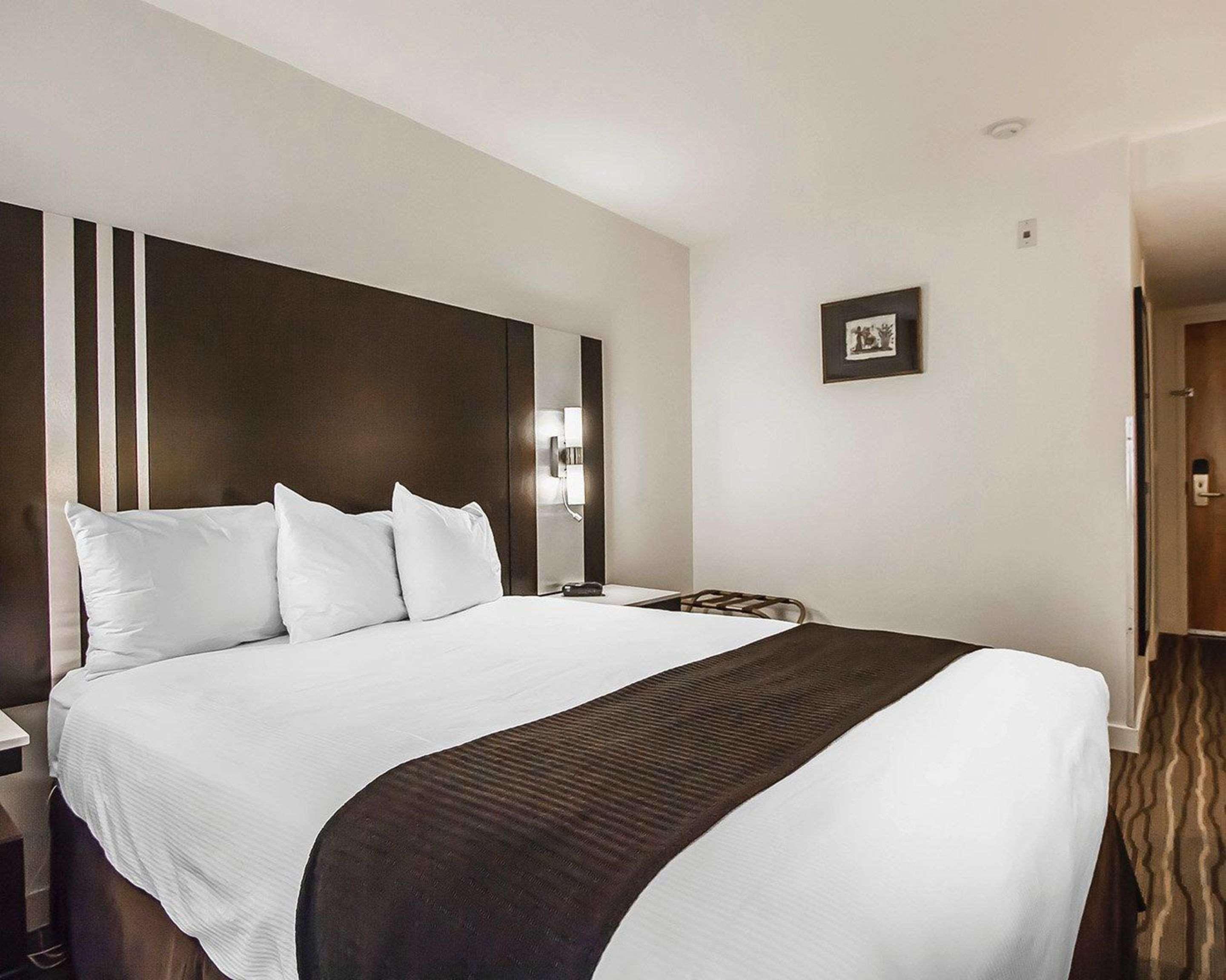 Quality Hotel Airport South Ричмънд Екстериор снимка