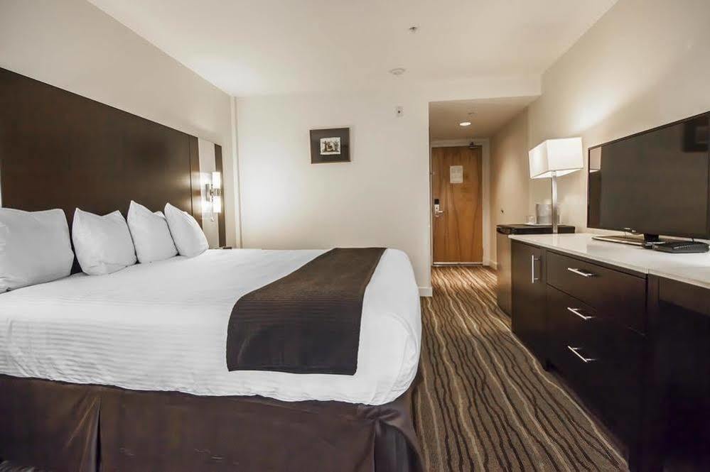 Quality Hotel Airport South Ричмънд Екстериор снимка